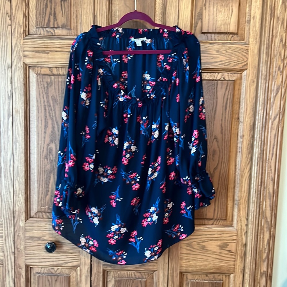 3x Violet and Claire floral blouse